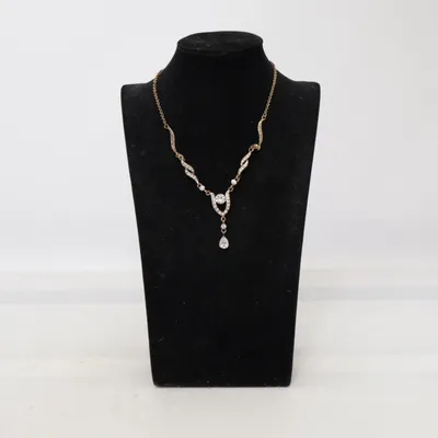 Halsband (Guldfärgad) från Liz Claiborne Okänd metall