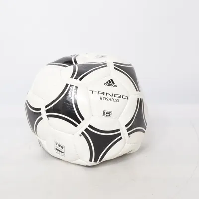 Fotboll (TANGO ROSARIO) från Adidas