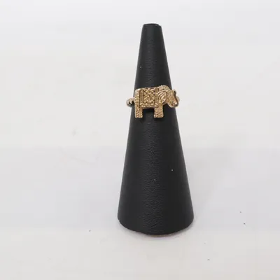 Ring (Guldfärgad) Okänd metall