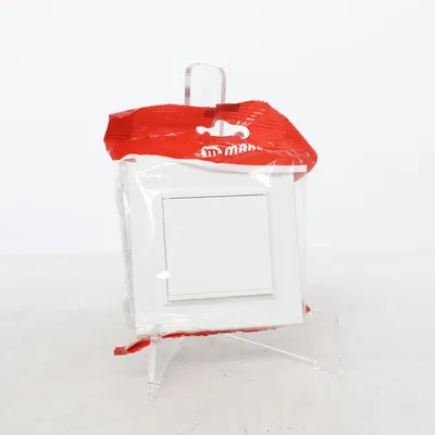 Socket (White) from Make