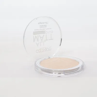 Puder (All Matt Plus) från Catrice