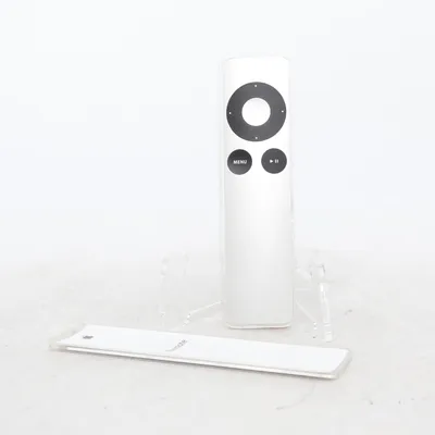 Fjärrkontroll (Silverfärgad) från Apple
