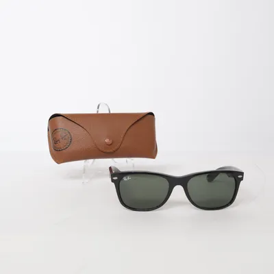 Solglasögon (RB 2132) från Ray-Ban