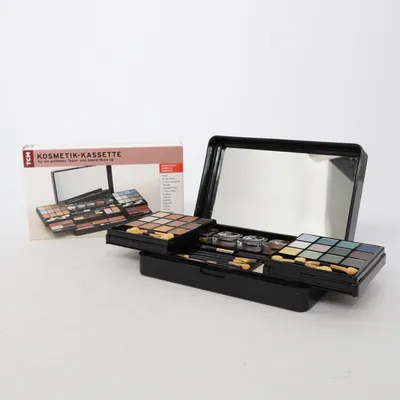 Makeup sæt (Reichhaltige Kosmetik-Kassette - NEU - von Sellpy zum Fotografieren geöffnet) fra TCM
