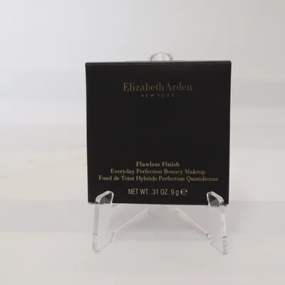 Puder (Flawless Finish Everyday Perfection Bouncy Makeup) från Elizabeth Arden