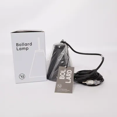 Fönsterlampa (Svart) från Menu