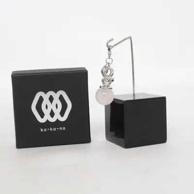Charme (Rose, Argent) de Ko-Ko-No Métal inconnu