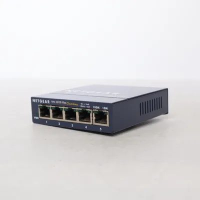 Nätverksswitch (FS105) från Netgear