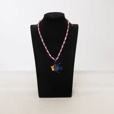 Ketting (Blauw, Rood, Wit) Onbekend materiaal