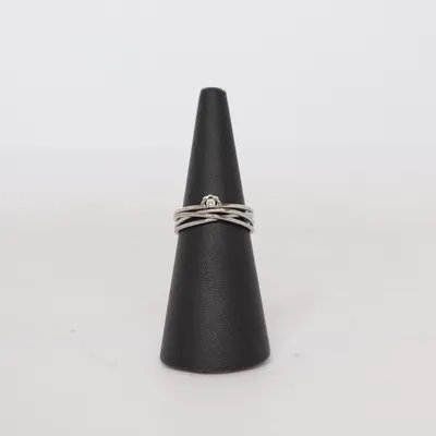 Ring (Silverfärgad) från Ioaku by Fanny Ek Okänd metall