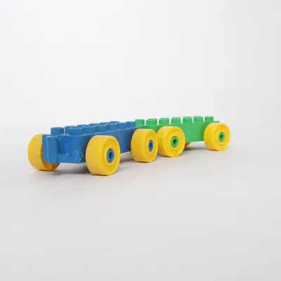 Leksaksbil (Grön, Gul, Blå) från LEGO