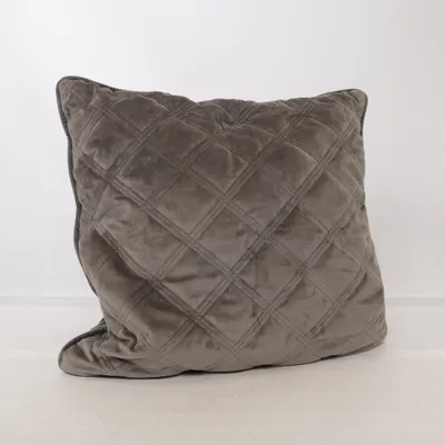 Coussin décoratif (Mios Velvet kuddfodral + duninnerkudde. Nypris 199kr)