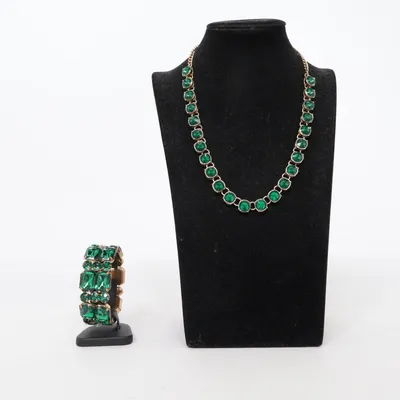 Jewelry set (Green, Gold) Unknown metal