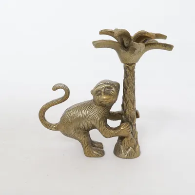 Candle holder (Gold) from Doing Goods