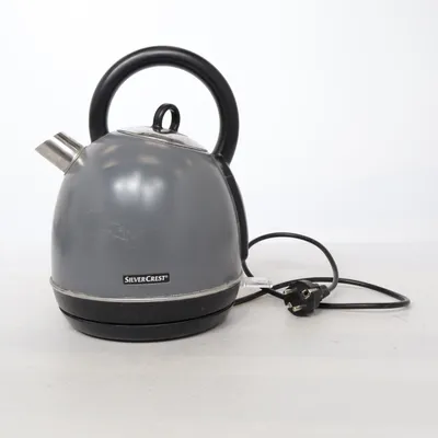 Vattenkokare (Grå, Svart, Silverfärgad) från SilverCrest