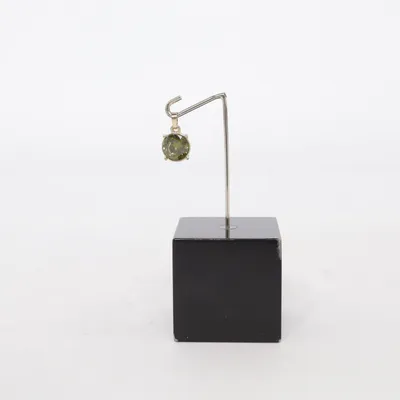 Pendant (Green, Gold) Unknown metal