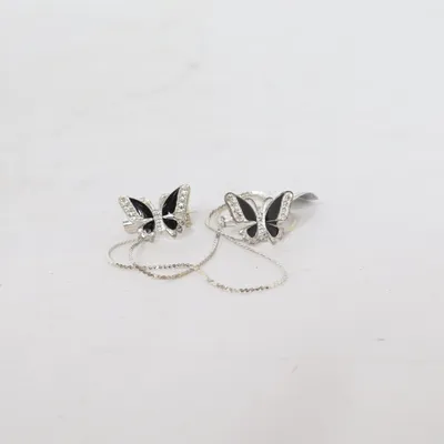 Brooch (Silver, Black) Unknown metal