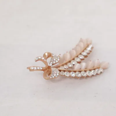 Brosch (Guldfärgad) Okänd metall