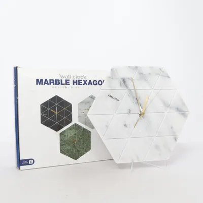 Horloge murale (Marble Hexagon) de Karlsson