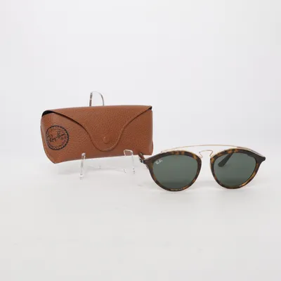 Solglasögon (RB 4257) från Ray-Ban
