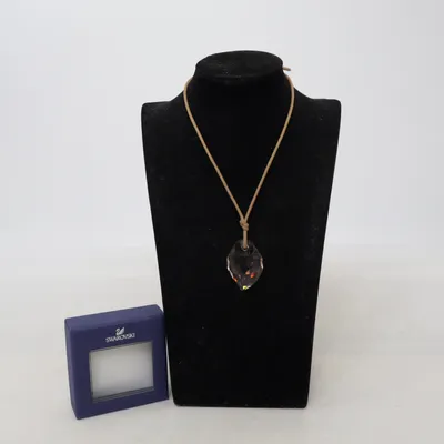 Halsband (Beige) från Swarovski Glas