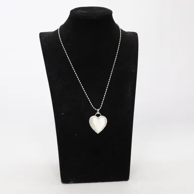 Halsband (Silverfärgad) Okänd metall