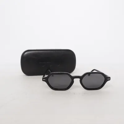 Solglasögon (Svart) från Komono