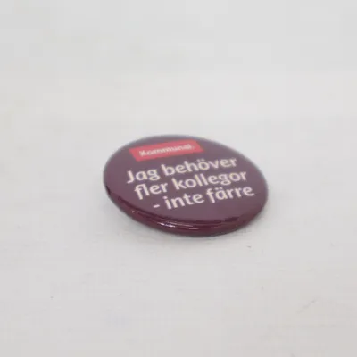 Pin (Purple) from Kommunal Unknown metal
