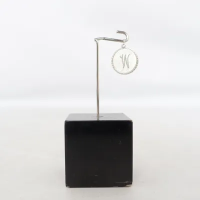 Hänge (Silverfärgad) Okänd metall