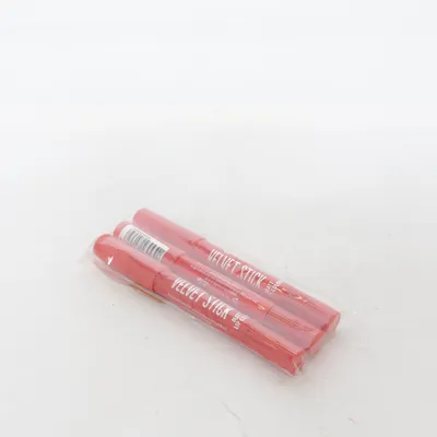 Läppstift (Velvet Stick Matt Colour) från Essence