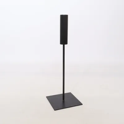 Ljusstake (Svart) från Ernst