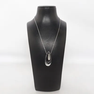 Halsband (Silverfärgad) Okänd metall