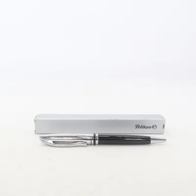 Penna (Svart) från Pelikan