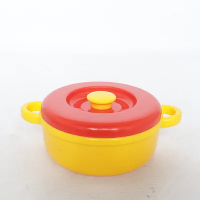 Vaisselle de poupées (Jaune, Rouge) de Dantoy