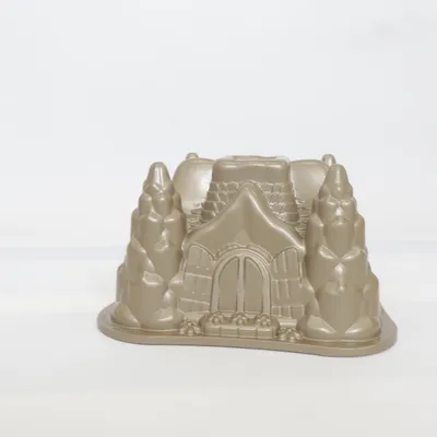 Baking tin (Gold) from Nordic Ware