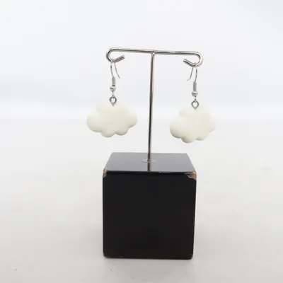 Boucles d'oreilles (Blanc) Métal inconnu