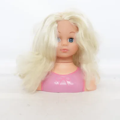 Sminkdocka (STHK-60) från Simba Toys