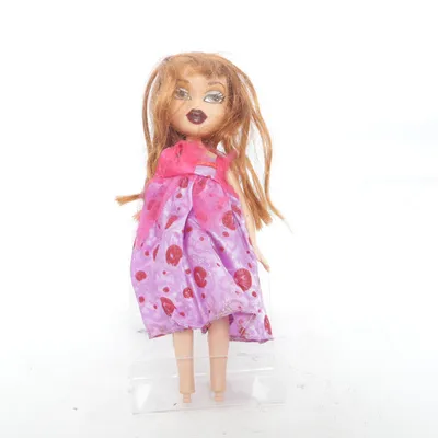 Poupée (Violet, Rose, Rouge) de Bratz