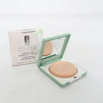 Puder (Superpowder Double Face Makeup) fra Clinique