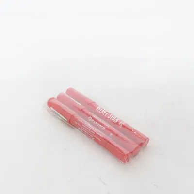 Läppstift (Velvet Stick) från Essence