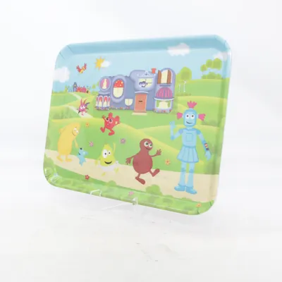 Bricka (Flerfärgad) från Babblarna