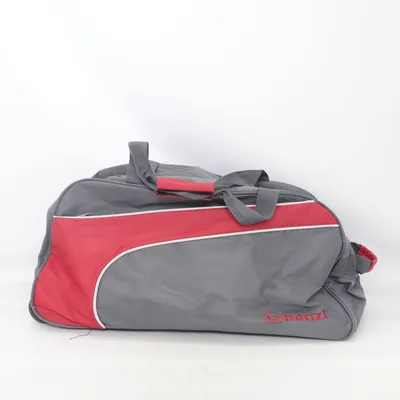 Resväska (Med utdragbart handtag och hjul ) från Benzi