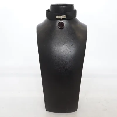Ras-de-cou (Noir, Rouge) Métal inconnu