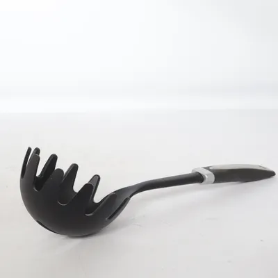 Pastaslev (Svart, Silverfärgad) från Berndes