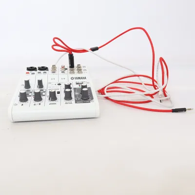 Synthesizer (Wit, Zwart) van Yamaha