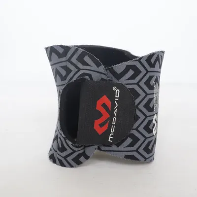 Wrist straps (Black) from McDavid