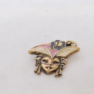 Brooch (Yellow, Multicolored) Unknown metal