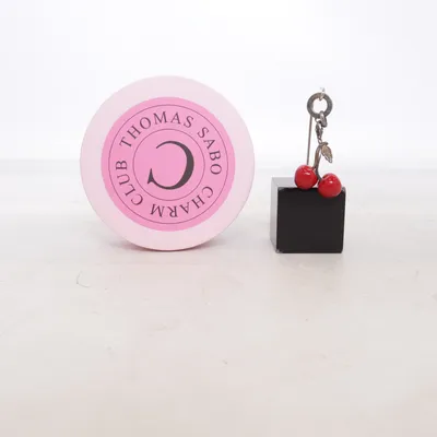 Hänge (Röd, Silverfärgad) från Thomas Sabo Okänd metall