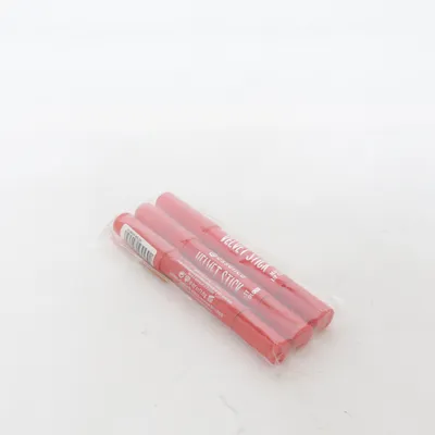 Läppstift (Velvet Stick) från Essence