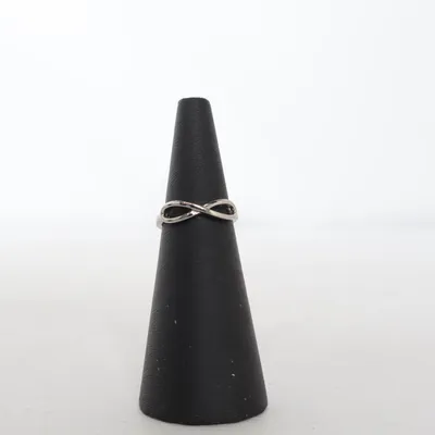 Tåring (Silverfärgad) Okänd metall
